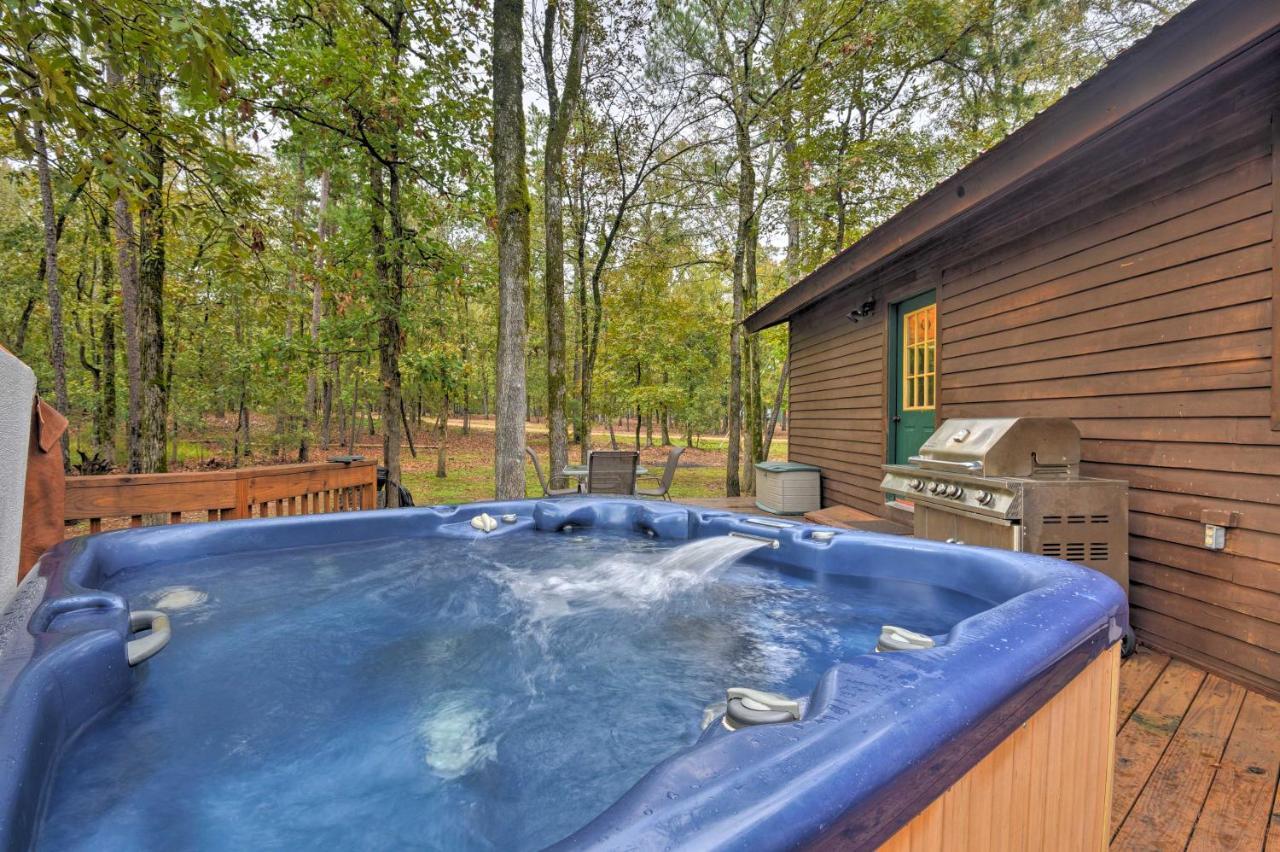 Hochatown Hideaway With Hot Tub, Grill And Fire Pit! Villa Stephens Gap Esterno foto