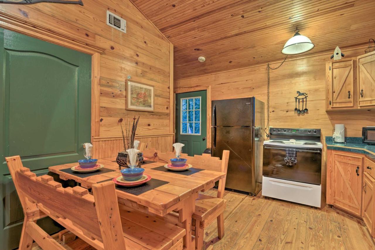 Hochatown Hideaway With Hot Tub, Grill And Fire Pit! Villa Stephens Gap Esterno foto