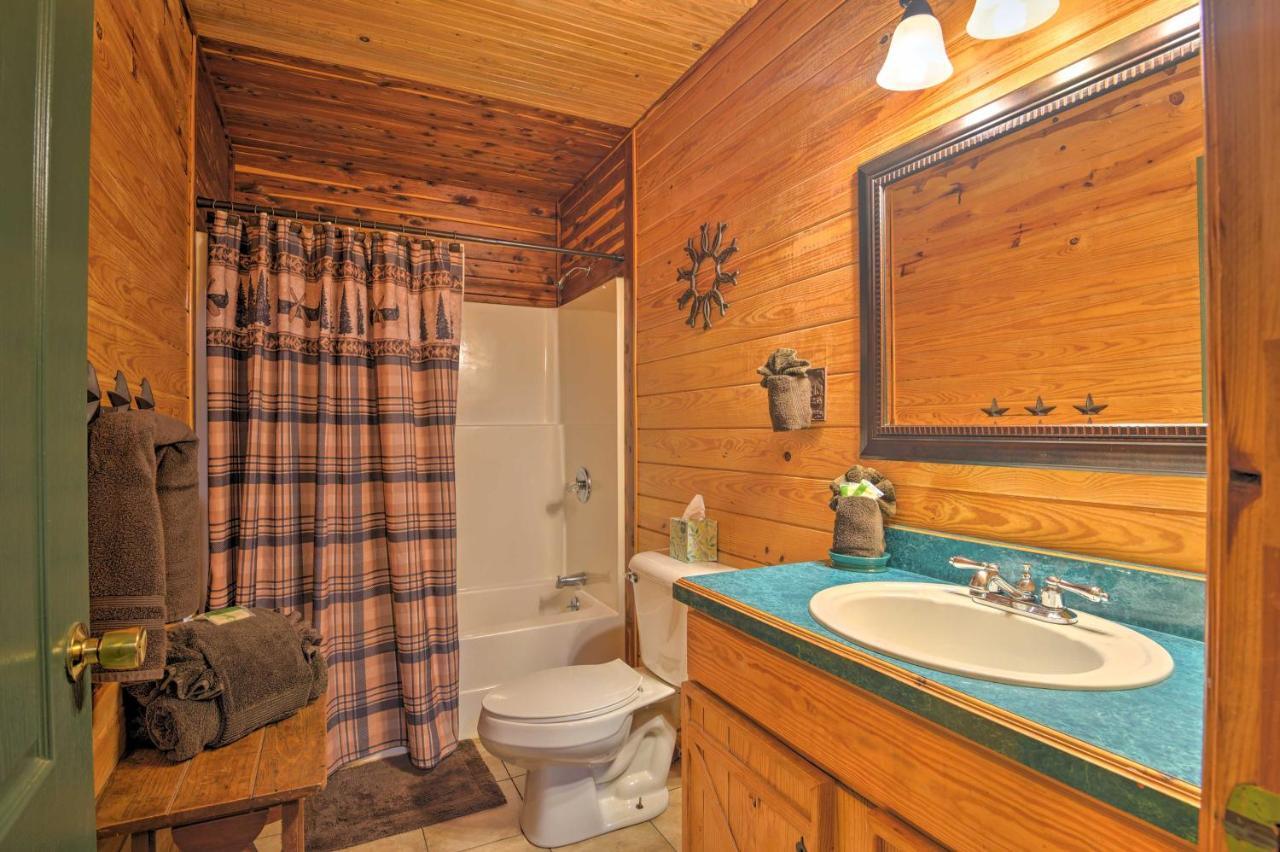 Hochatown Hideaway With Hot Tub, Grill And Fire Pit! Villa Stephens Gap Esterno foto